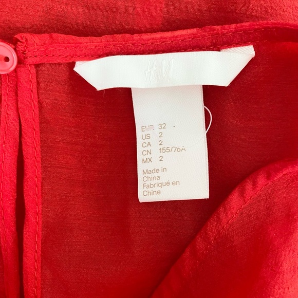 H&M Bright Red Gathered Sheer 3/4 Sleeve Top - Picture 3 of 4